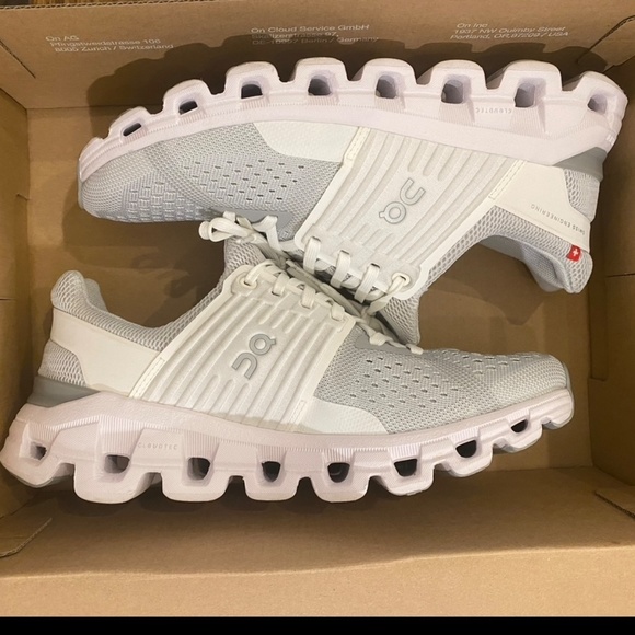 Women’s On Cloudswift Running Shoe - Picture 2 of 4